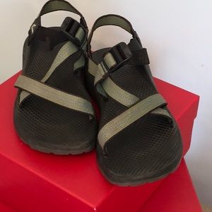 CHACO Sz 8 Great used condition Green